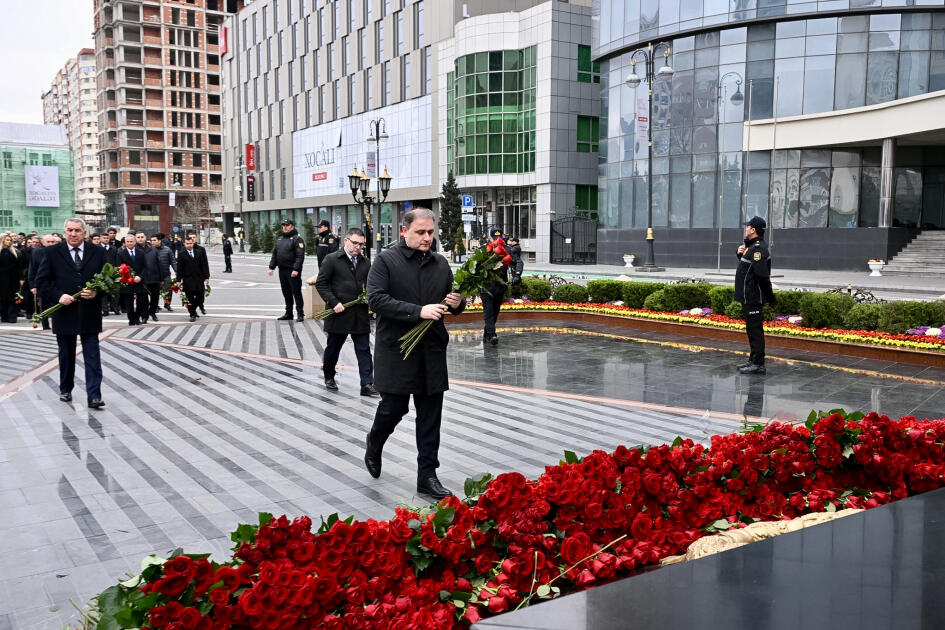 Официальные лица государства и правительства посетили памятник жертвам Ходжалинского геноцида
