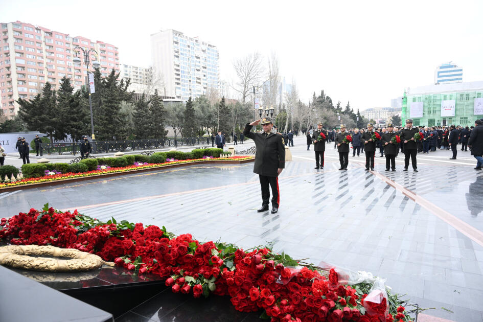 Официальные лица государства и правительства посетили памятник жертвам Ходжалинского геноцида