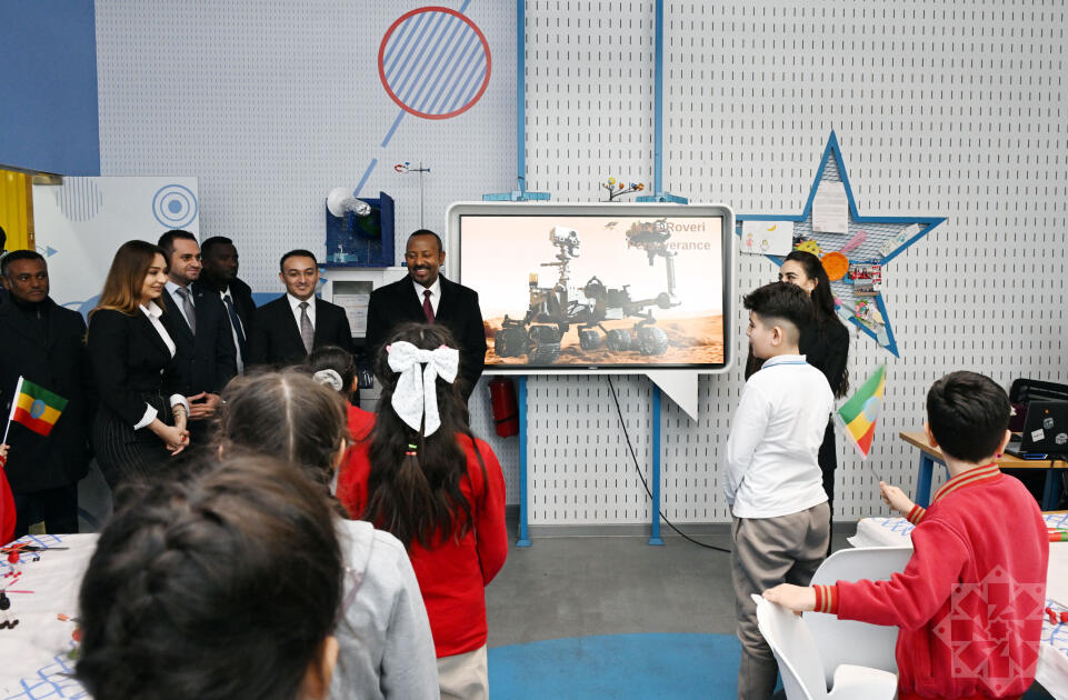 Efiopiyanın Baş naziri "ASAN xidmət" mərkəzini ziyarət edib