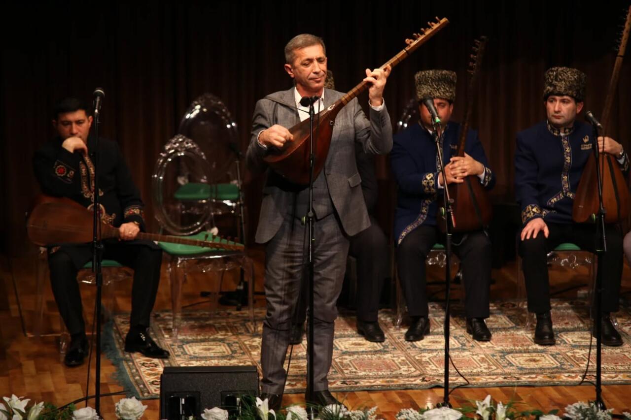 "Звук саза, дыхание слова": В память об Эльхане Мамедли