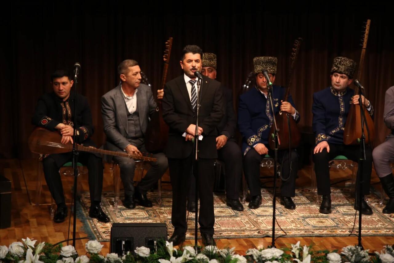 "Звук саза, дыхание слова": В память об Эльхане Мамедли