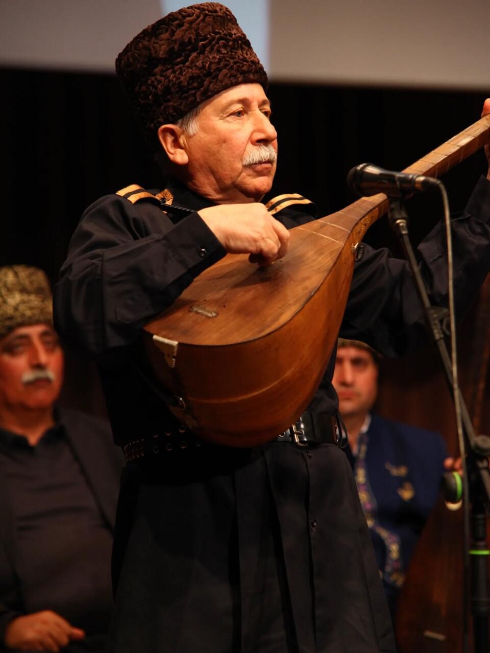 "Звук саза, дыхание слова": В память об Эльхане Мамедли