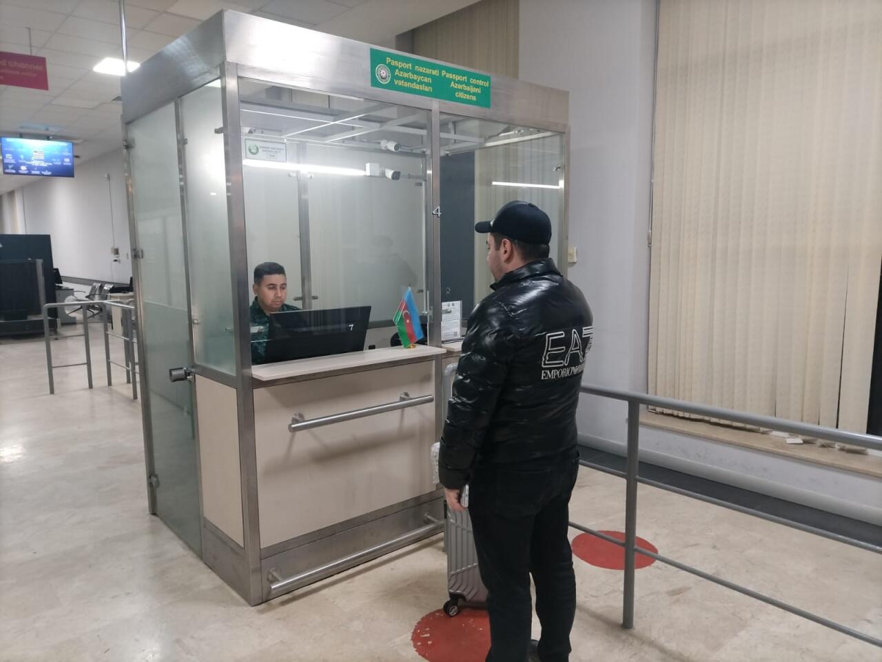 Продолжается эвакуация граждан Азербайджана из Ирана