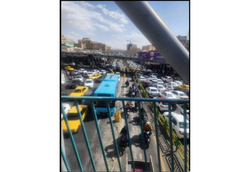 Жители Тегерана массово покидают город