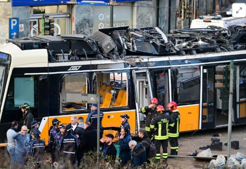 В Милане сошел с рельсов трамвай, десятки раненых