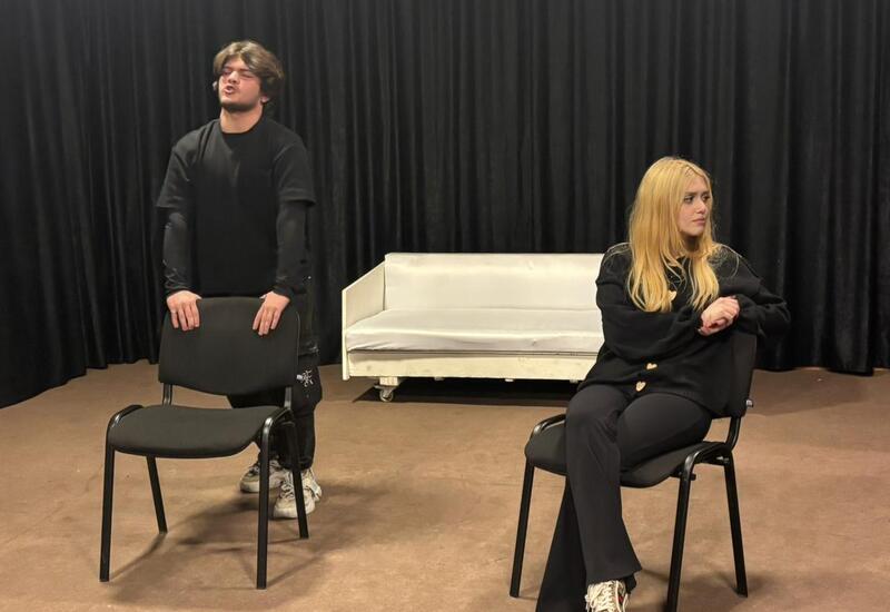 В Баку состоится премьера спектакля "Медведь"