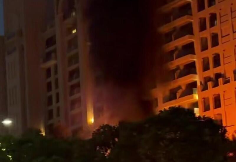 Взрыв у здания отеля в районе Пальм-Джумейра в Дубае