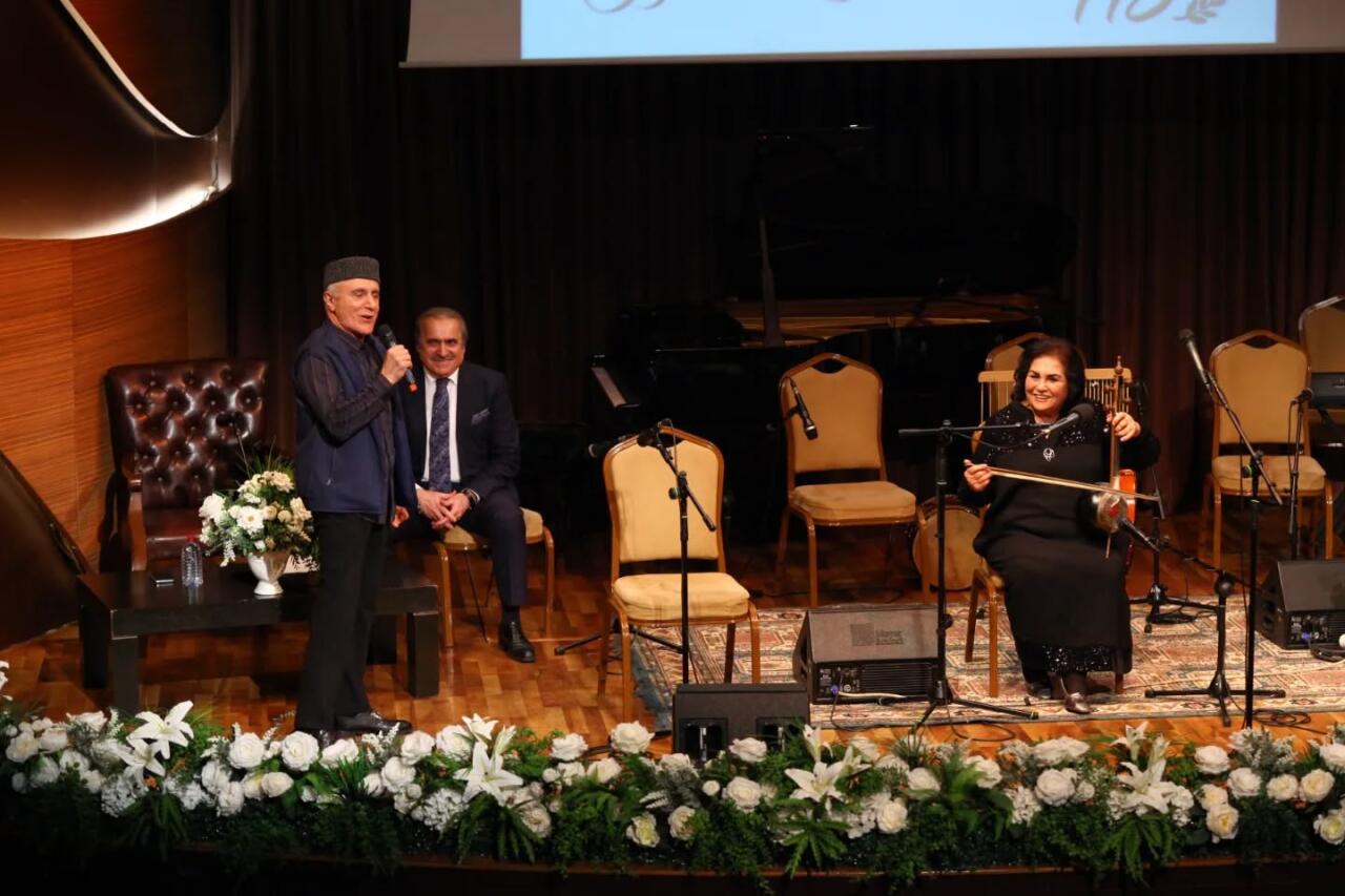 В Баку состоялся торжественный вечер к 115-летию тариста Бахрама Мансурова