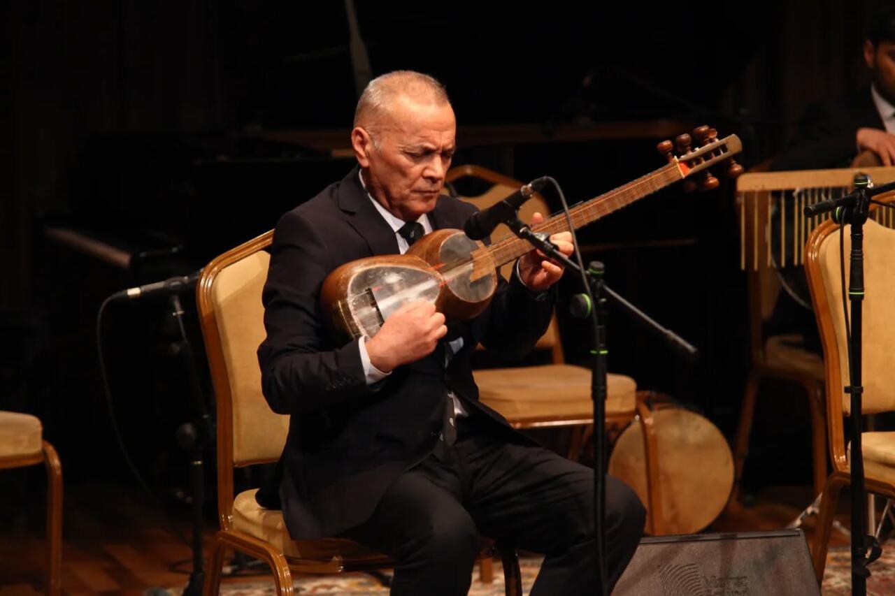 В Баку состоялся торжественный вечер к 115-летию тариста Бахрама Мансурова