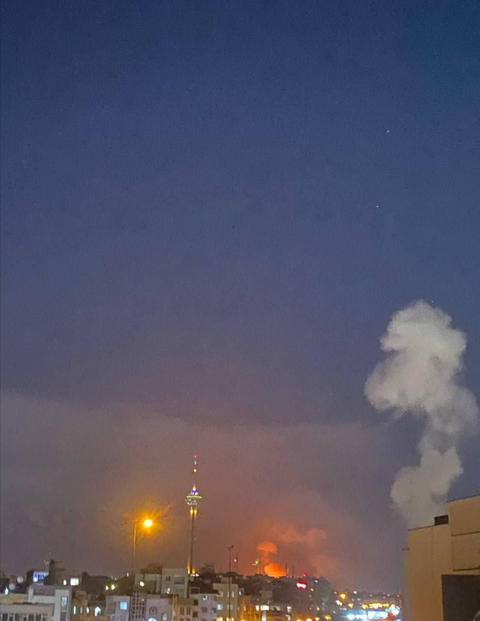 ВВС США и Израиля наносят удары по целям в Тегеране