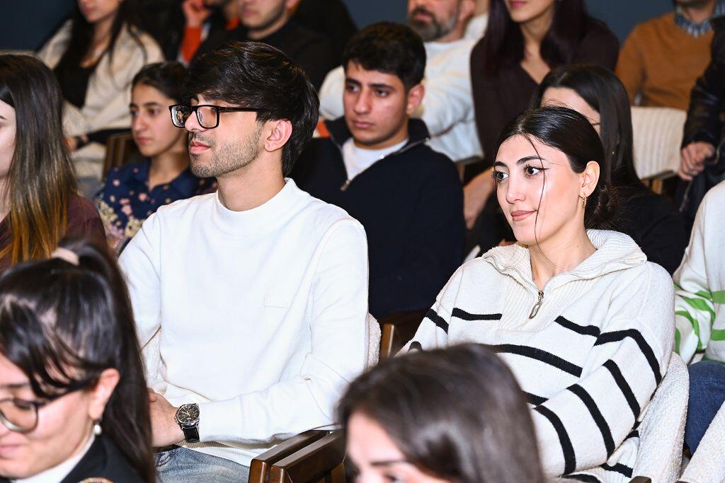 В Баку прошла творческая встреча с создателями сериала "Tilov"