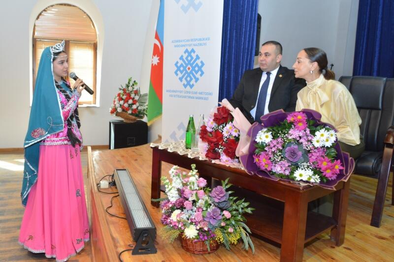 Первой гостьей нового проекта MEMİM "Диалог об искусстве" стала народная артистка Тарана Мурадова