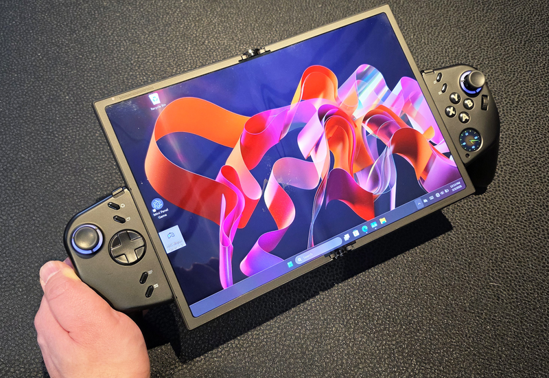 Lenovo представила аналог Steam Deck с Windows и складным экраном