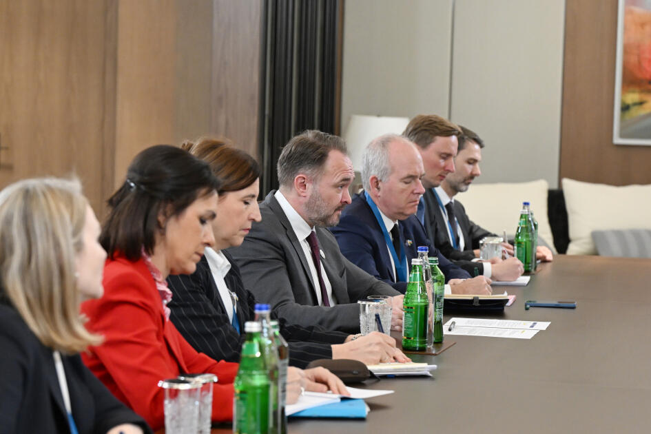 Президент Ильхам Алиев принял комиссара Европейской комиссии по энергетике и жилищному строительству