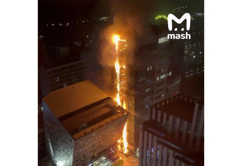 Мощный пожар в Тбилиси