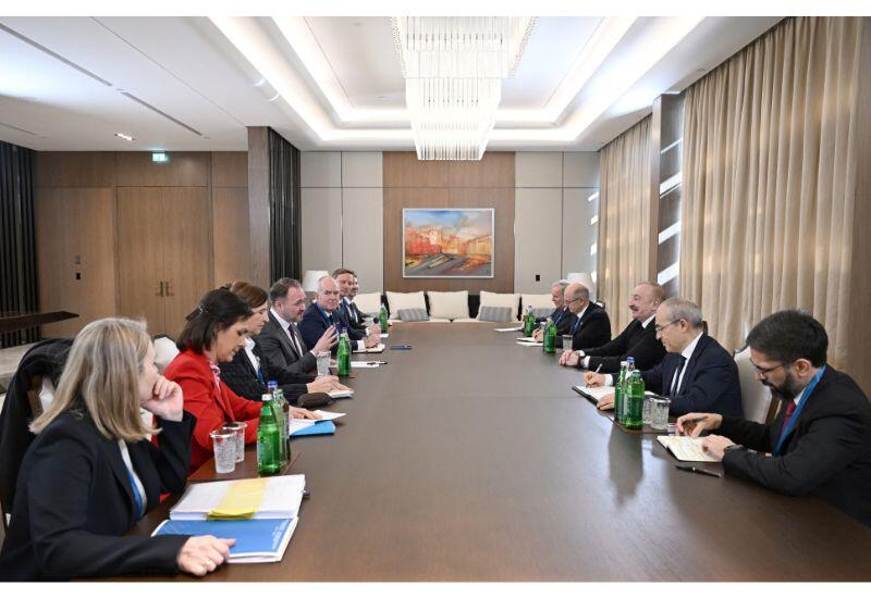 Президент Ильхам Алиев принял комиссара Европейской комиссии по энергетике и жилищному строительству