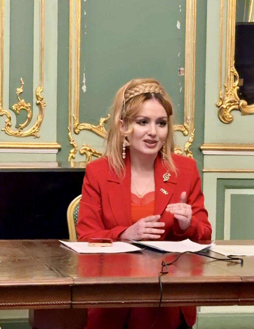 Азербайджан представлен на конференции "Человек в зеркале фольклора" в Санкт-Петербурге