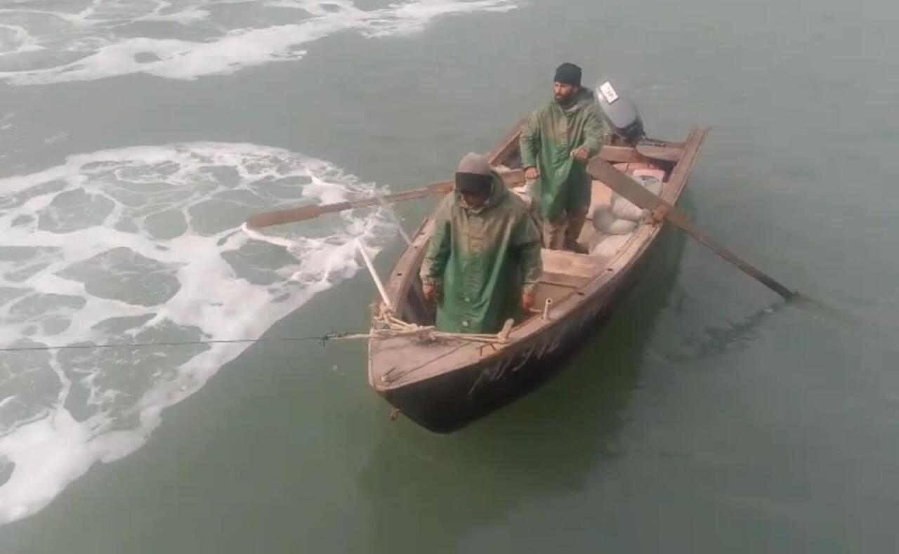 Xəzərdə köməksiz vəziyyətdə qalan balıqçılar xilas edilib