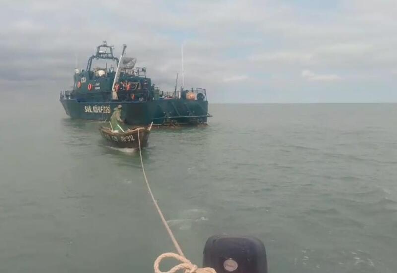 Xəzərdə köməksiz vəziyyətdə qalan balıqçılar xilas edilib