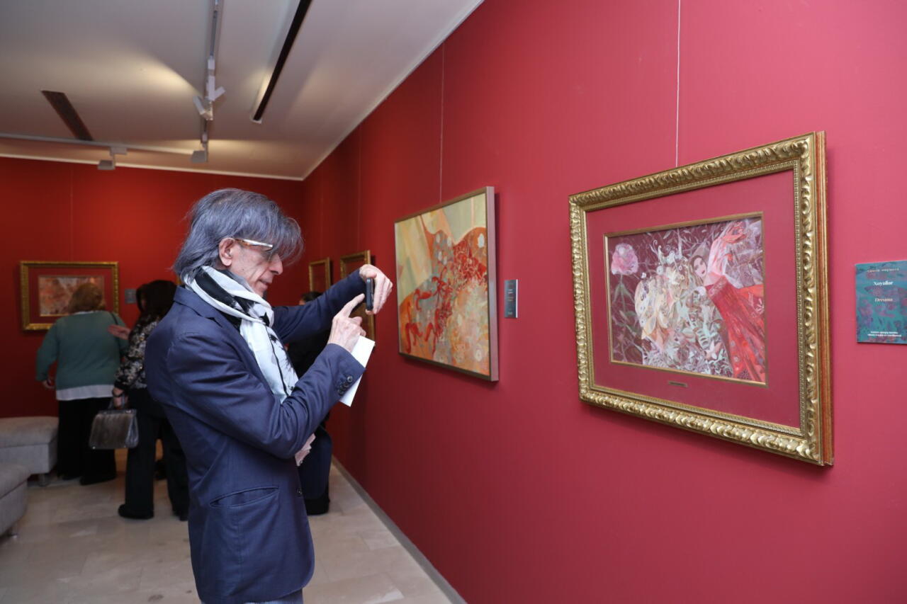 Картины, от которых замирает дыхание. Магия суфизма Джамили Гашимовой