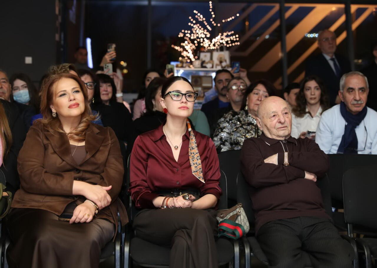 Картины, от которых замирает дыхание. Магия суфизма Джамили Гашимовой