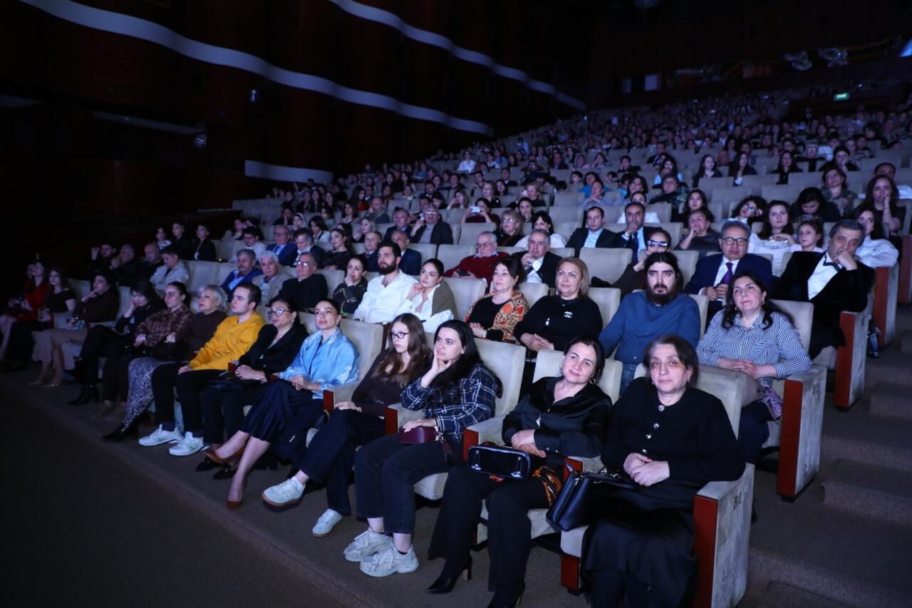 Грандиозная премьера "Насими" - впервые в Азербайджане представлена опера с применением ИИ