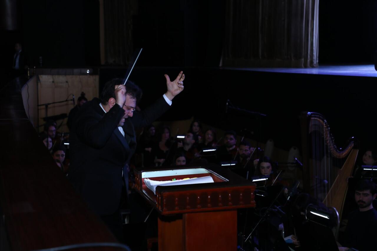 Грандиозная премьера "Насими" - впервые в Азербайджане представлена опера с применением ИИ