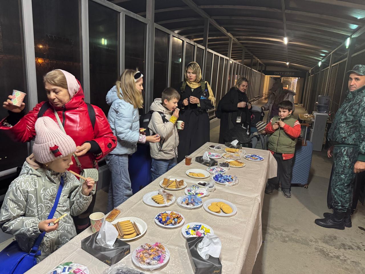 В Азербайджан из Ирана эвакуировано почти 1200 человек