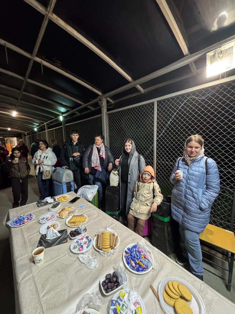 В Азербайджан из Ирана эвакуировано почти 1200 человек