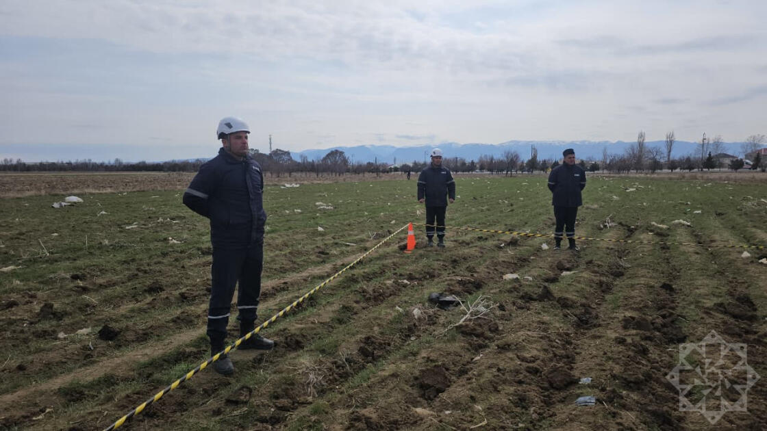 Кадры обломков иранского беспилотника, упавшего вблизи школы в Нахчыване