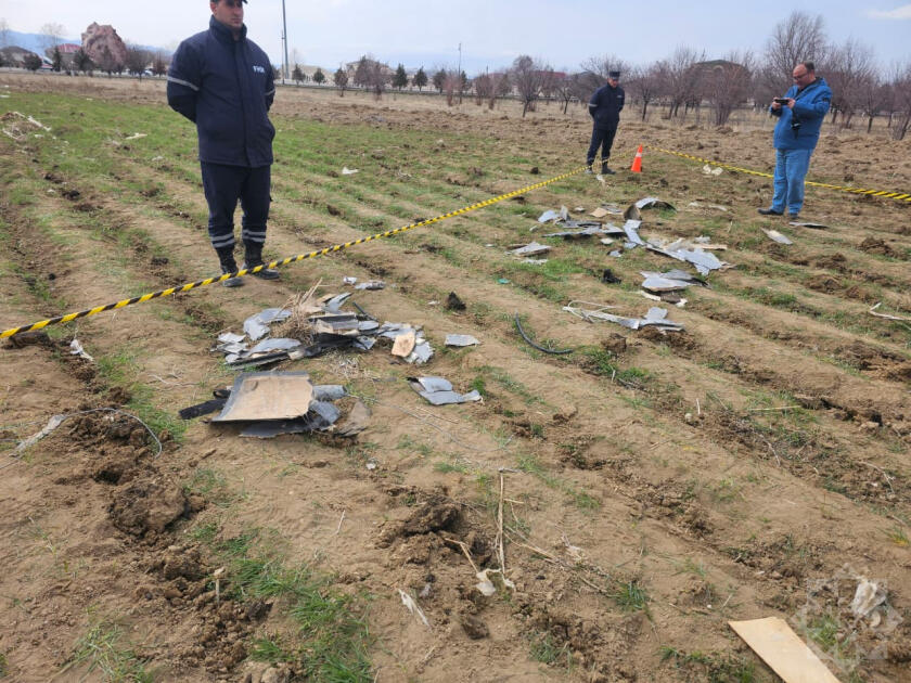 Кадры обломков иранского беспилотника, упавшего вблизи школы в Нахчыване