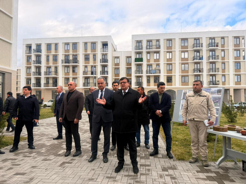 В Агдам вернулась очередная группа бывших вынужденных переселенцев