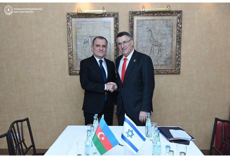 Состоялся телефонный разговор глав МИД Азербайджана и Израиля