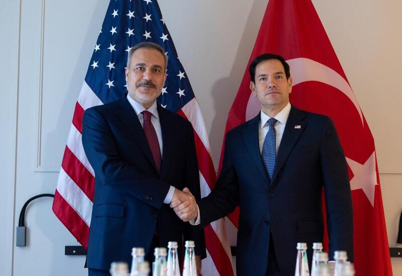 Фидан и Рубио обсудили инцидент с иранской ракетой, сбитой над Турцией