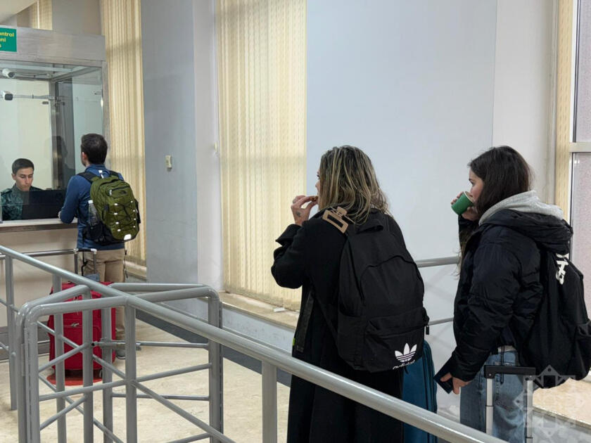 Дипломаты Италии эвакуированы из Ирана в Азербайджан