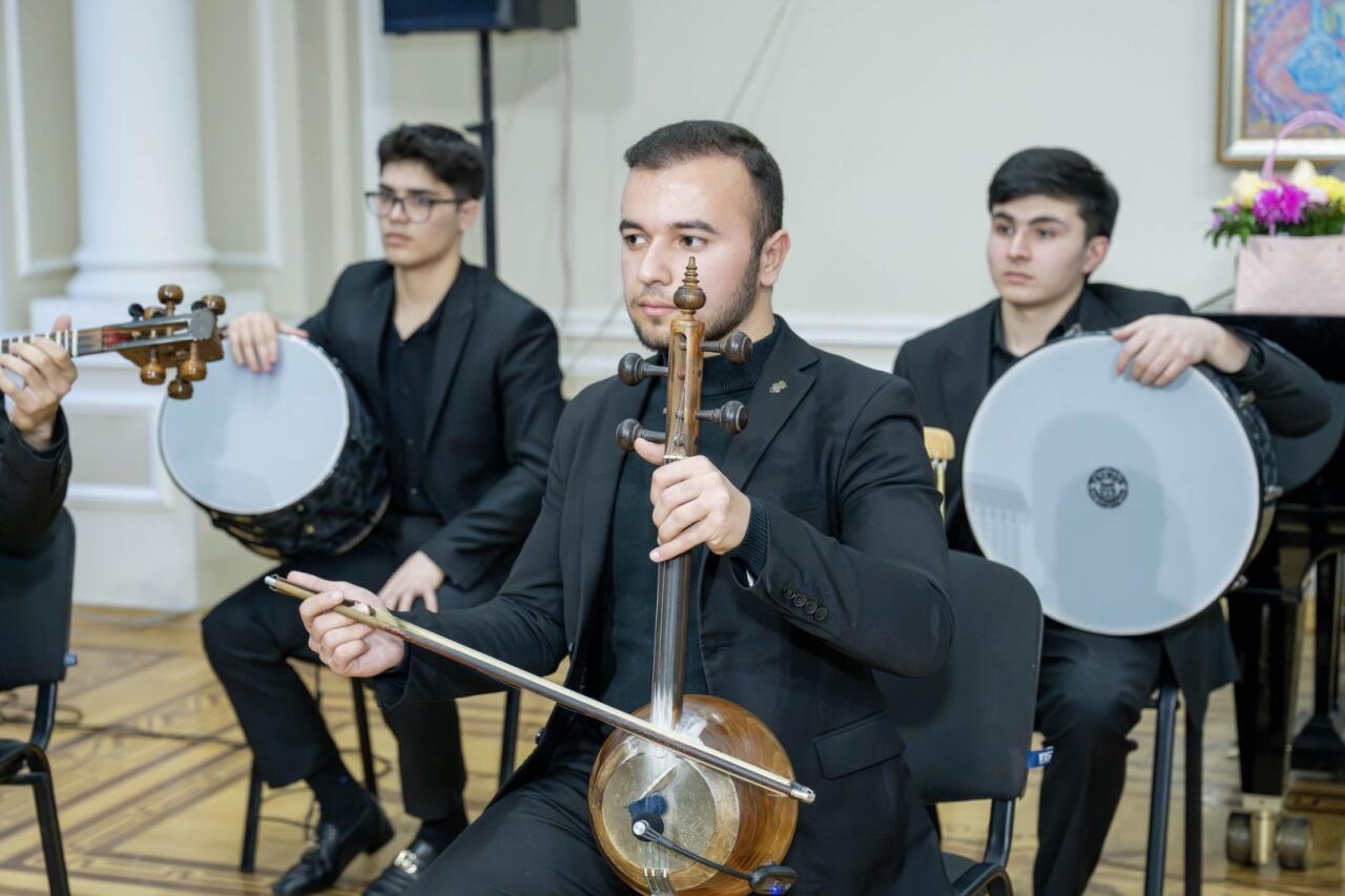 В Баку прошел вечер ансабля "Zəfər Yurdu"