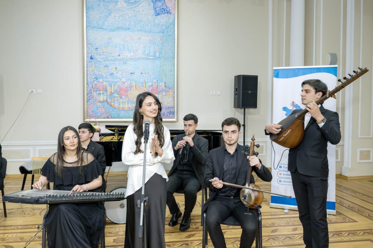 В Баку прошел вечер ансабля "Zəfər Yurdu"