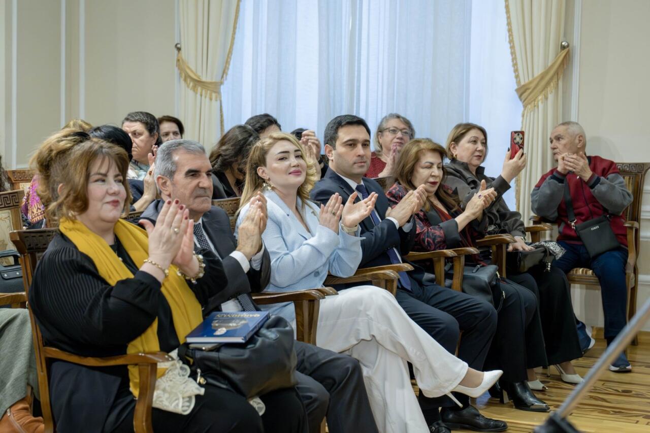 В Баку прошел вечер ансабля "Zəfər Yurdu"
