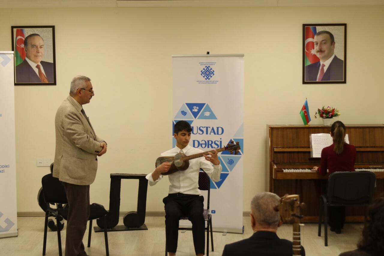 В Габале прошли мастер-классы по исполнению на фортепиано и таре