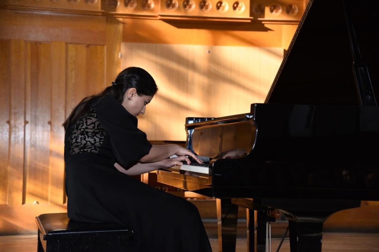 Абонементные концерты в Баку объединили классическую музыку и мугам