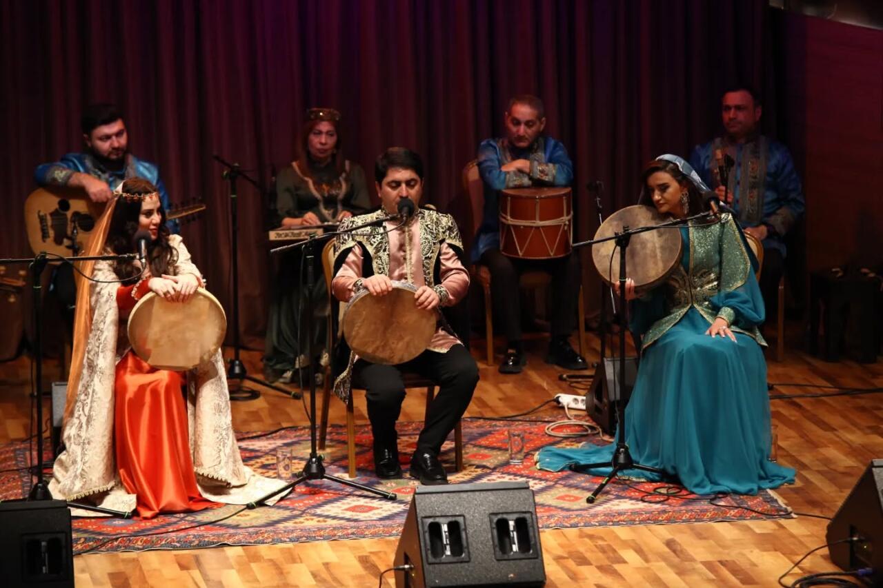 Печаль и красота каждой ноты Шуштер и Хумаюн: вечер мугама в Баку