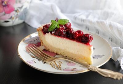 Простой и вкусный вишневый чизкейк без выпечки