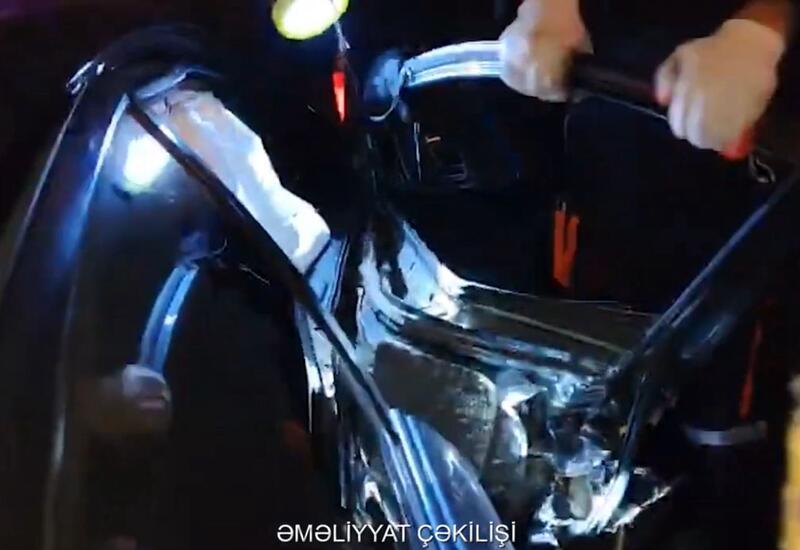 Тяжелое ДТП в Баку: пассажира спасли из раздавленного автомобиля