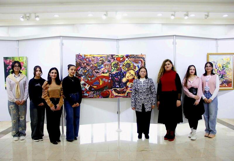 В Нахчыване открылась выставка "Женщины и цветы", посвященная 8 марта