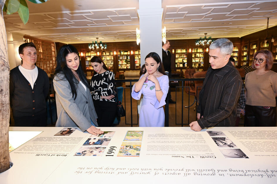 Leyla Əliyeva "Mənzərəyə açılan ev" mövzusunda qrup sərgisində iştirak edib