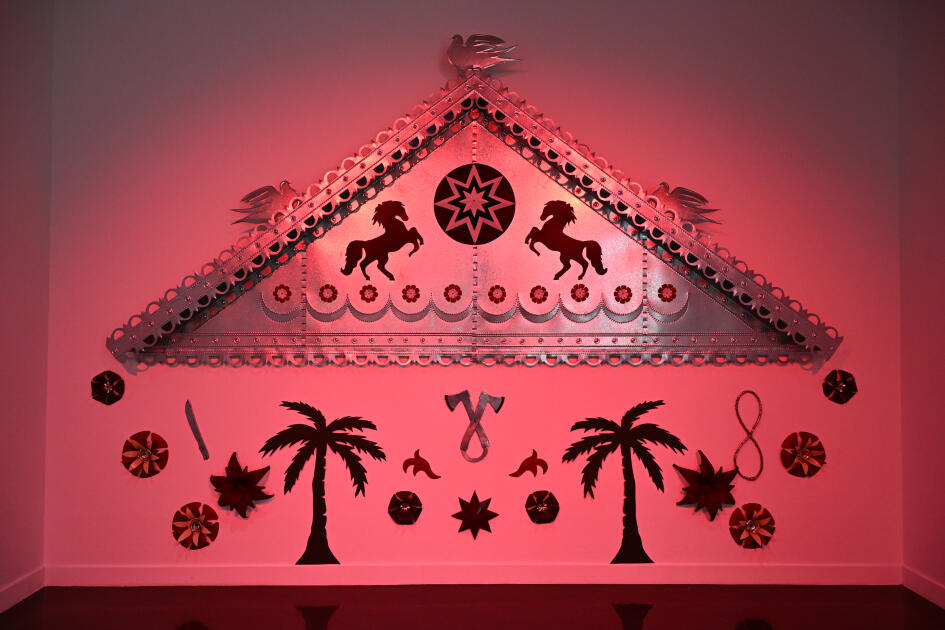 Leyla Əliyeva "Mənzərəyə açılan ev" mövzusunda qrup sərgisində iştirak edib