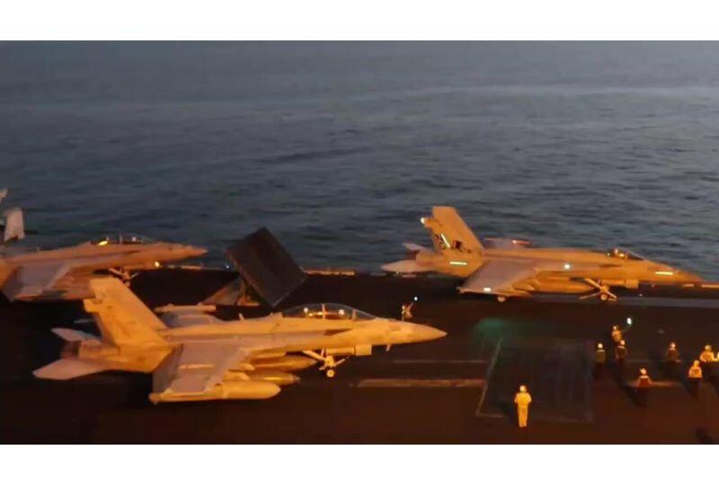 Кадры операции «Эпическая ярость», проводимой с палубы авианосца USS Abraham Lincoln