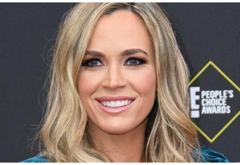 Звезда телешоу покрылась жуткой сыпью и попала в больницу