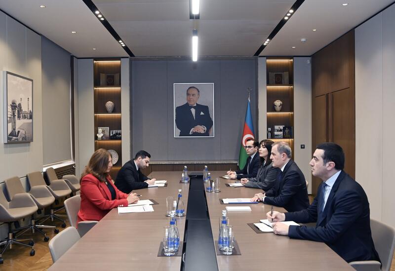 Джейхун Байрамов провел обсуждения с новым послом Колумбии