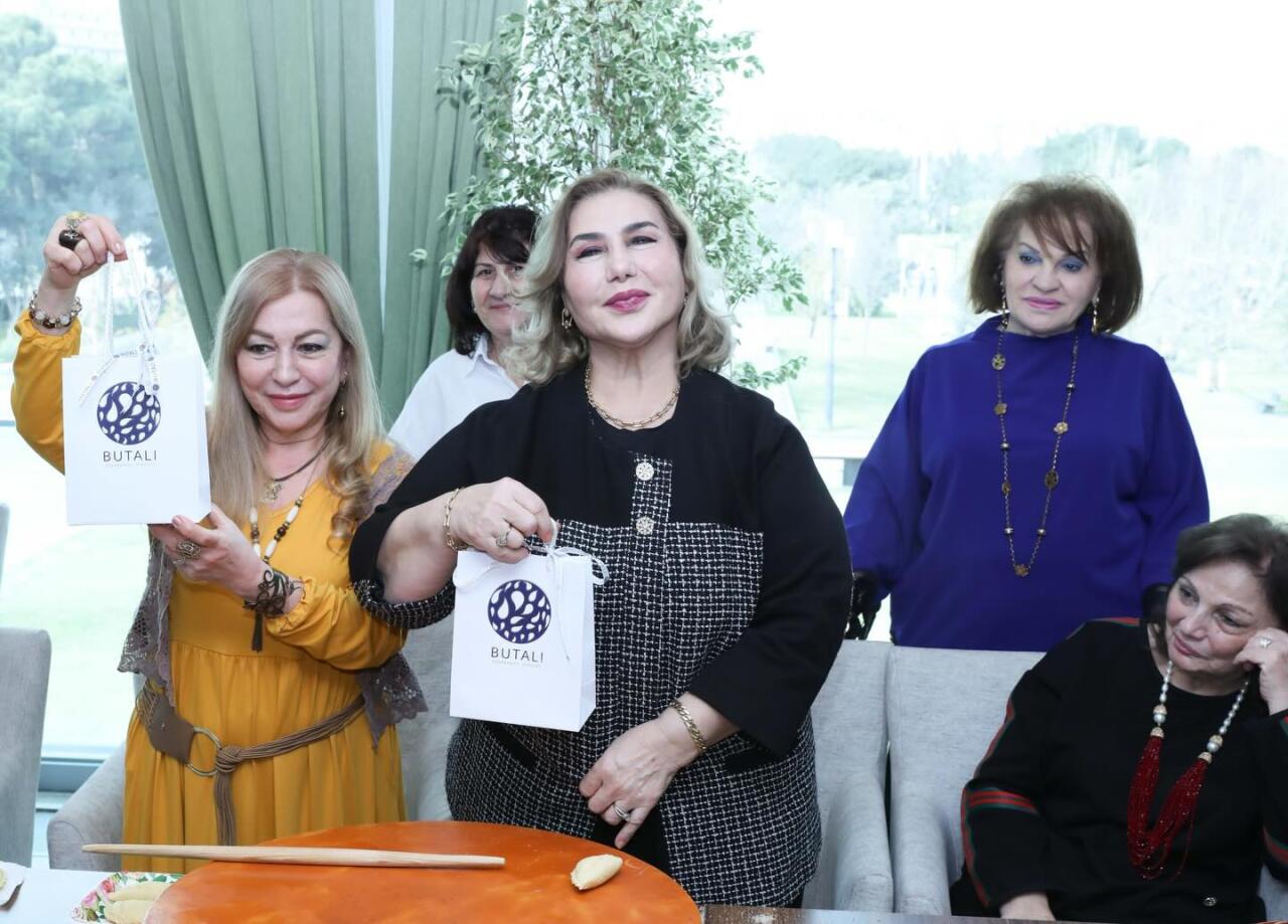 Солнечные сладости и женские истории. Тайны Новруза